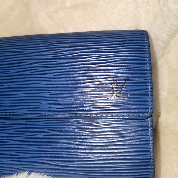 LOUIS VUITTON Epi Porte Monnaie Credit Wallet - Picture 10 of 11